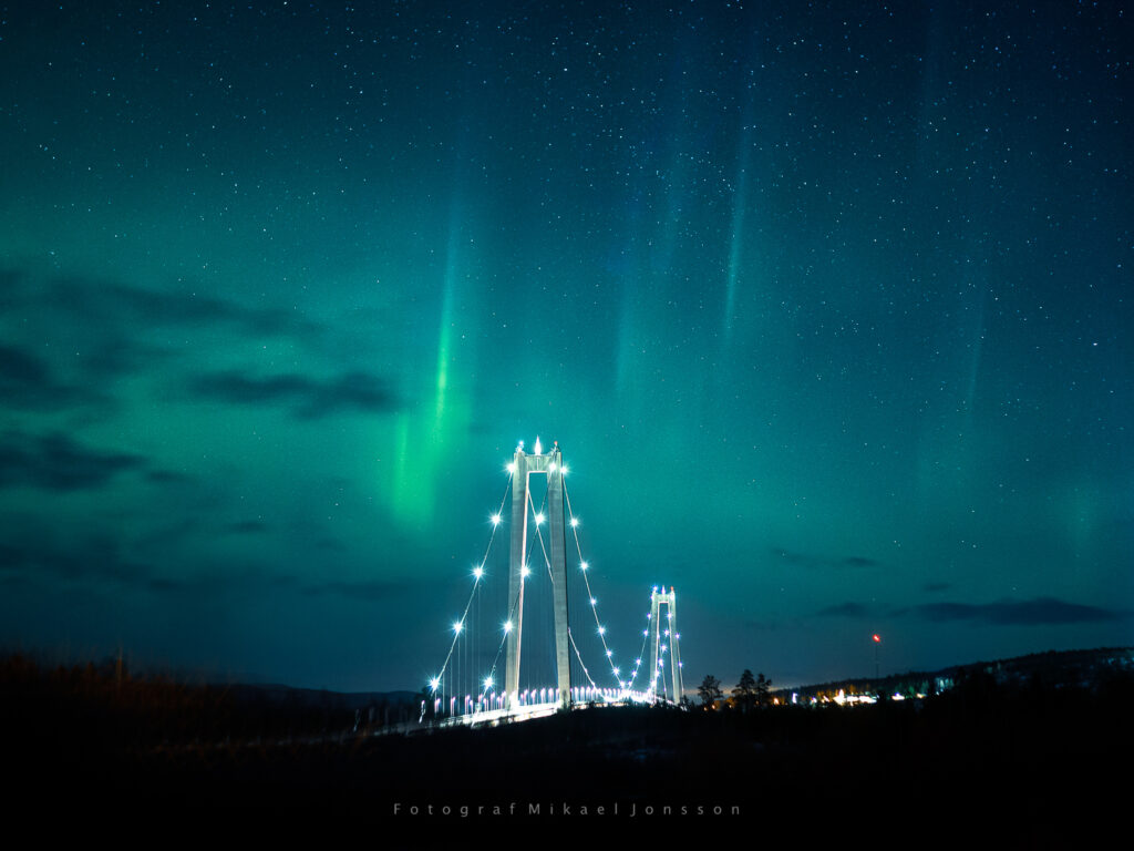 Norrsken över Höga Kustenbron